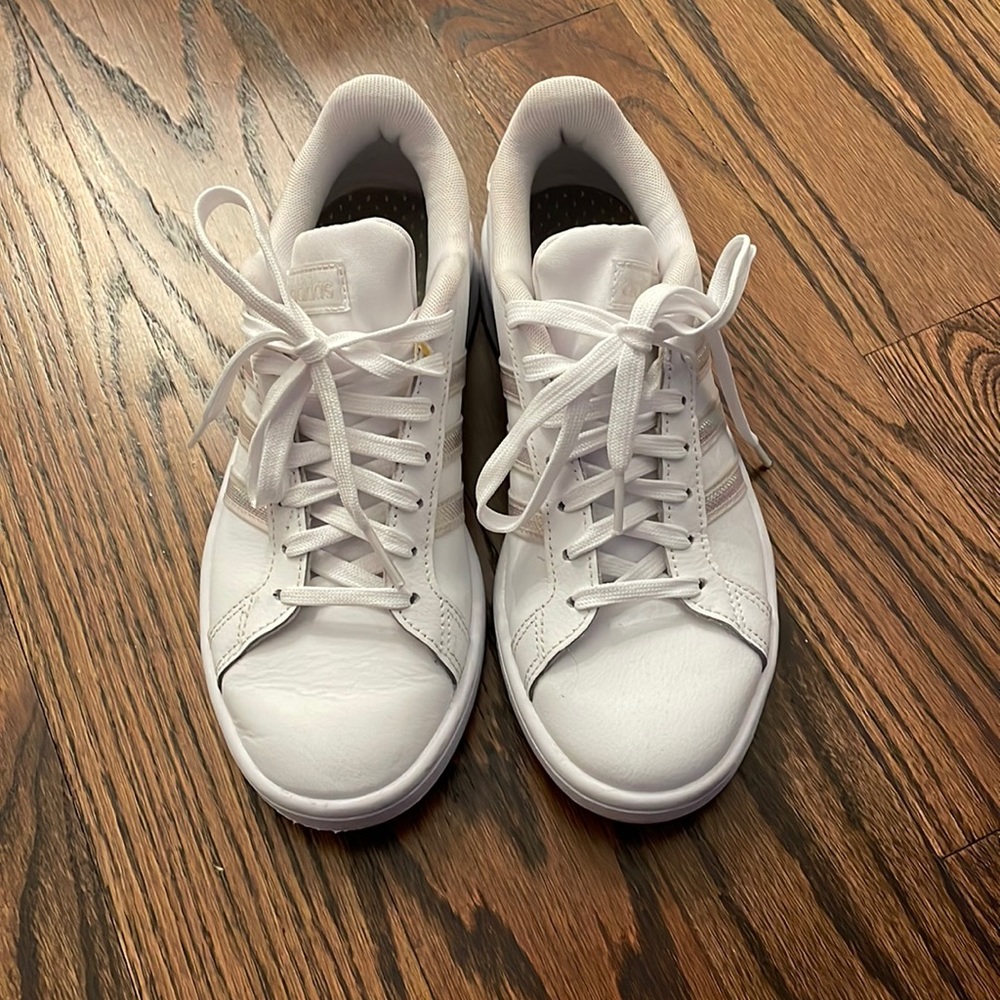 Adidas superstar size 6 in white. Never worn